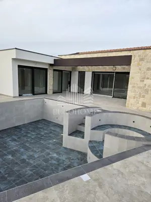 Kuća 145 m², Debeljak kod Sukošana, bazen i vrt - 8