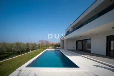 Villa 234 m², Poreč - sea view and heated pool - 2