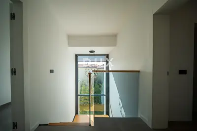 Villa 234 m², Poreč - sea view and heated pool - 14