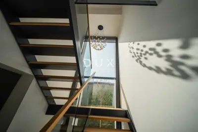 Villa 234 m², Poreč - sea view and heated pool - 12