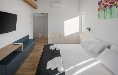 - Višnjan, lijepa katnica sa bazenom - - 16