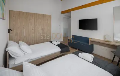 - Višnjan, lijepa katnica sa bazenom - - 18
