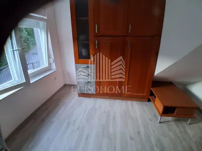 Kuća, Kustošija, tri stana i vanjsko parkirno mjesto - 10