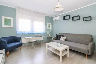PRILIKA! Praktičan i funkcionalan stan u blizini mora, Pula - 4