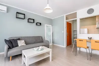 PRILIKA! Praktičan i funkcionalan stan u blizini mora, Pula - 5