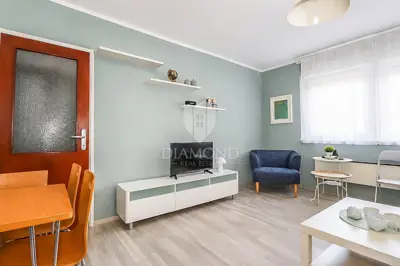 PRILIKA! Praktičan i funkcionalan stan u blizini mora, Pula - 2