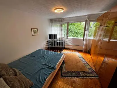 Stan 50 m², Folnegovićevo naselje - 3. kat, renoviran - 9