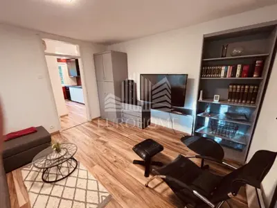 Stan 50 m², Folnegovićevo naselje - 3. kat, renoviran - 4