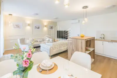 Zadar, Jazine – trosoban stan 87,62 m² s pogledom na more - 3