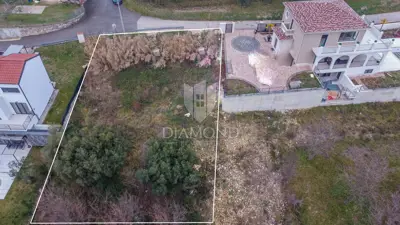 Building plot 1,400 m², Buje - panoramic views - 2