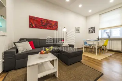 Stan 50 m², Donji grad, renoviran i namješten - 2