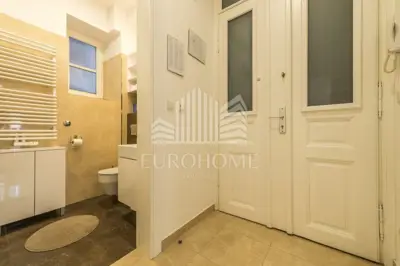 Stan 50 m², Donji grad, renoviran i namješten - 18