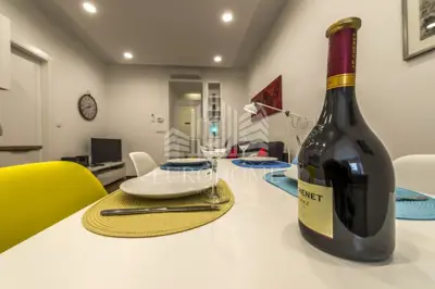 Stan 50 m², Donji grad, renoviran i namješten - 6