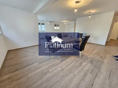 Stan 126 m², Pula Centar - 2 terase i 2 parkirna mjesta - 13