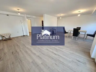 Stan 126 m², Pula Centar - 2 terase i 2 parkirna mjesta - 5