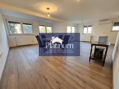 Stan 126 m², Pula Centar - 2 terase i 2 parkirna mjesta - 11