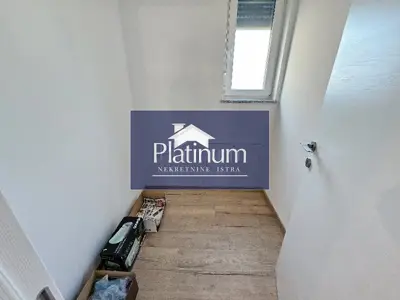 Stan 126 m², Pula Centar - 2 terase i 2 parkirna mjesta - 10