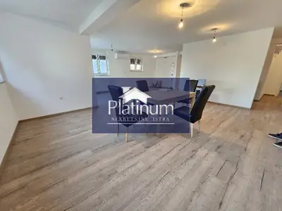Stan 126 m², Pula Centar - 2 terase i 2 parkirna mjesta - 3