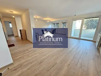 Stan 126 m², Pula Centar - 2 terase i 2 parkirna mjesta - 12