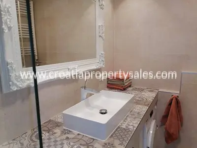 Apartment 87 m², Split center - sea and marina view - 7