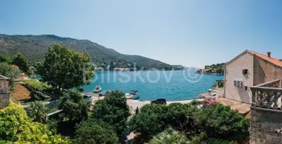 Dubrovnik, Zaton, prvi red do mora, kamena vila na 2.500 m² zemljišta