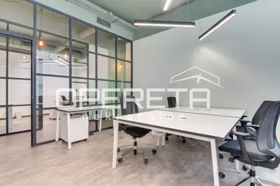 Zakup, Ured, Centar, Trg žrtava fašizma, 272 m²