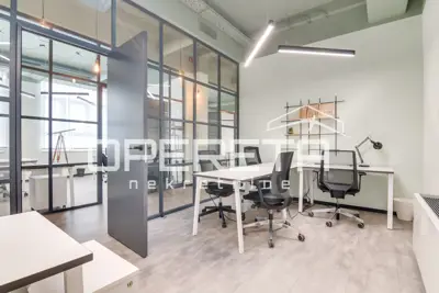 Zakup, Ured, Centar, Trg žrtava fašizma, 272 m² - 2