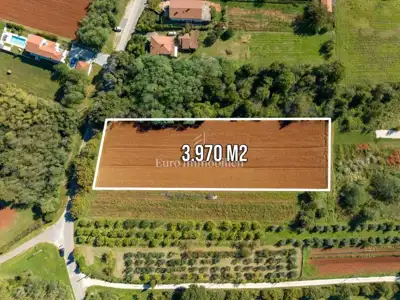 Marčana - land of regular shape with access - 2