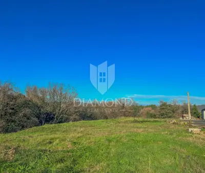 Building plot 4,941 m², Buje surroundings - residential use
