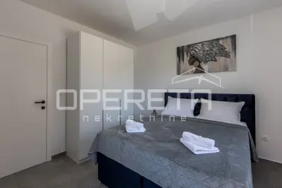 Haus in Zečevo Rogozničko, 90 m vom Meer und 3 Wohneinheiten - 2