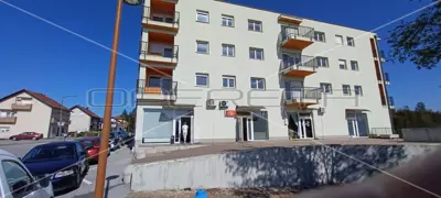 Wohn- und Geschäftsgebäude, Pisarovina, Ortszentrum und 14 Wohnungen - 5