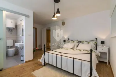 Villa 116 m², Oprtalj surroundings - pool and panoramic views - 12