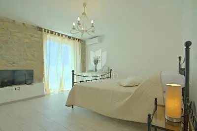 Villa 116 m², Oprtalj surroundings - pool and panoramic views - 11