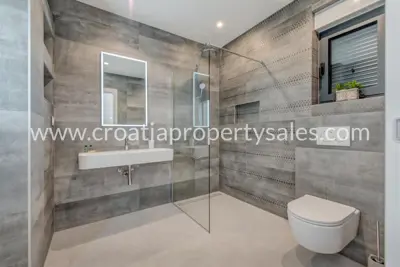 Villa 552 m², Rogoznica - Meerblick und Pool - 8