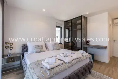 Villa 552 m², Rogoznica - Meerblick und Pool - 3