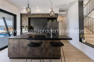 Villa 552 m², Rogoznica - Meerblick und Pool - 10