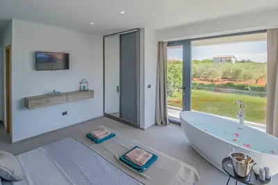 House 910 m², Peroj - private beach and heated pool - 15