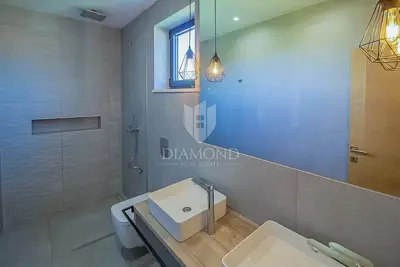 House 910 m², Peroj - private beach and heated pool - 8