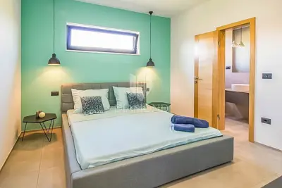 House 910 m², Peroj - private beach and heated pool - 16