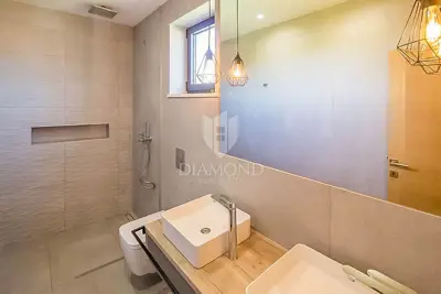 House 910 m², Peroj - private beach and heated pool - 21