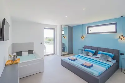 House 910 m², Peroj - private beach and heated pool - 6