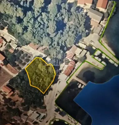 Građevinsko zemljište 1.014 m², Lukoran - prvi red uz more