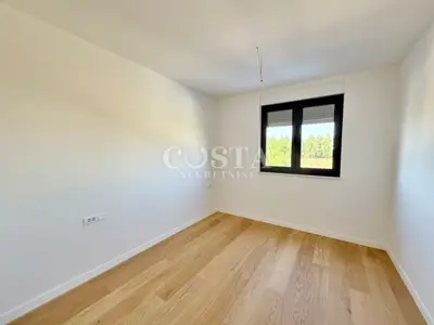 Stan 89 m², Privlaka - 3 spavaće sobe i lođa - 9