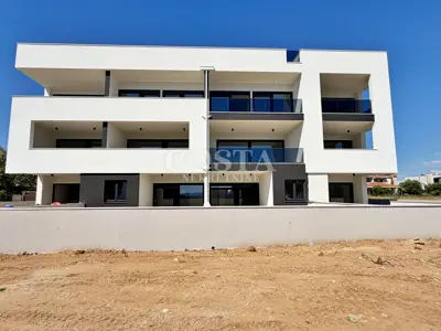 Stan 89 m², Privlaka - 3 spavaće sobe i lođa - 4