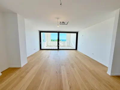 Stan 89 m², Privlaka - 3 spavaće sobe i lođa