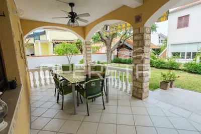 Kuća 208 m², Nin - Sabunike, 3 apartmana i vrt - 14