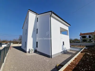 Haus zum Kauf in Malinska, 193 m² - 2