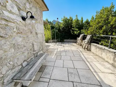 Kuća 92 m², Dobrinj - renovirana kamena dvojna kuća - 18
