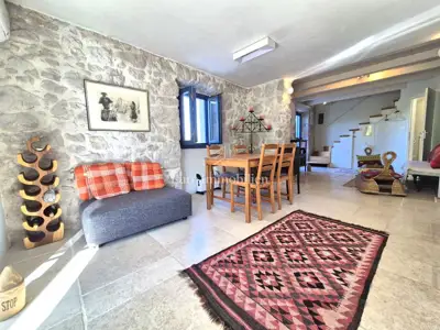 Kuća 92 m², Dobrinj - renovirana kamena dvojna kuća - 20
