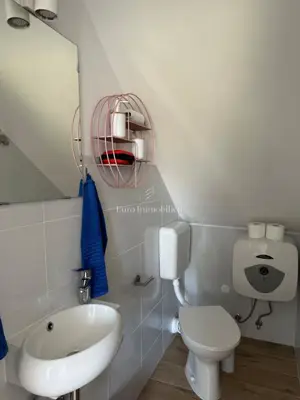 Renoviertes Haus mit 5 Einheiten erste Reihe zum Meer, Mali Lošinj - 14